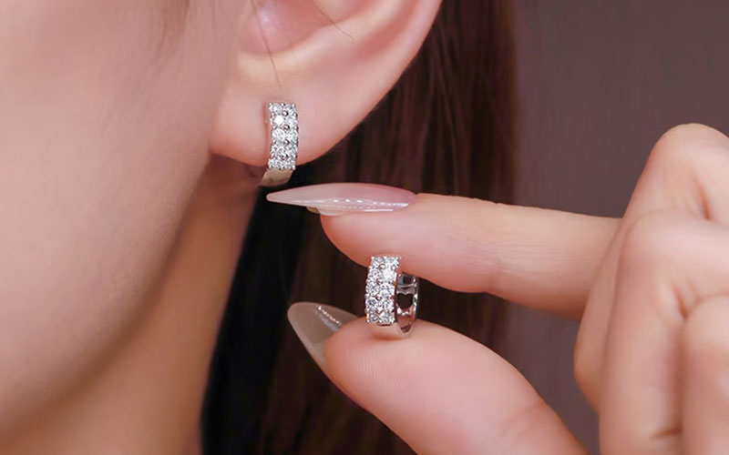 lab grown diamond huggie earrings wearing effect