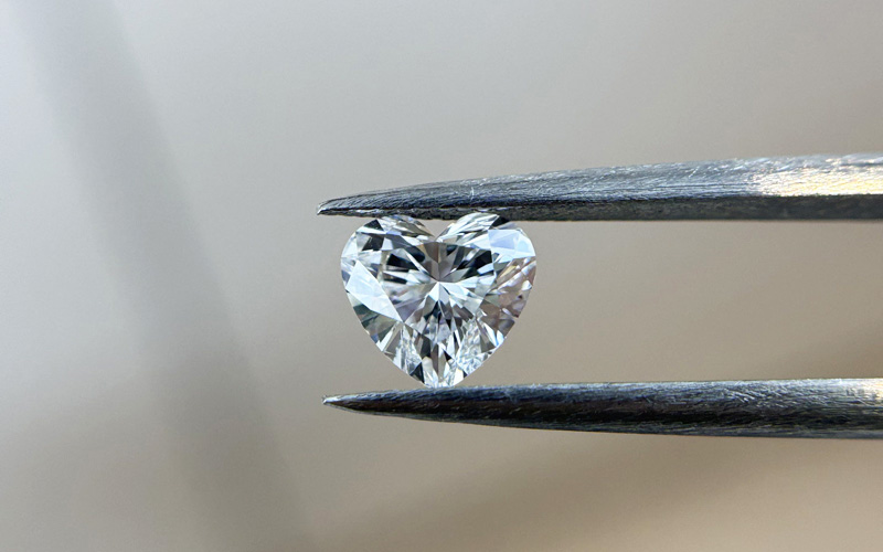 heart shaped loose diamond
