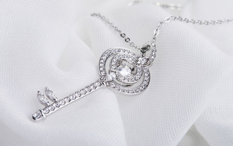 Key Shape Lab created diamond pendant