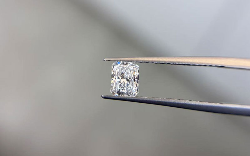 radiant cut lab grown diamond close up