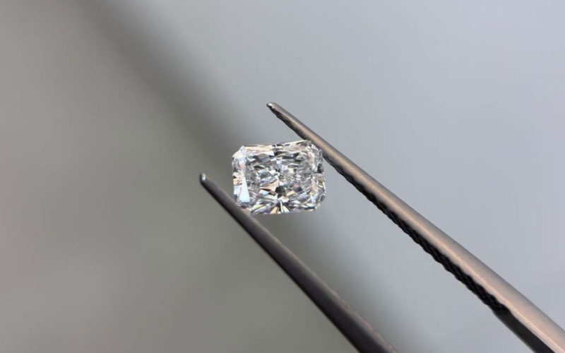 1.00 carat radiant lab grown diamond​