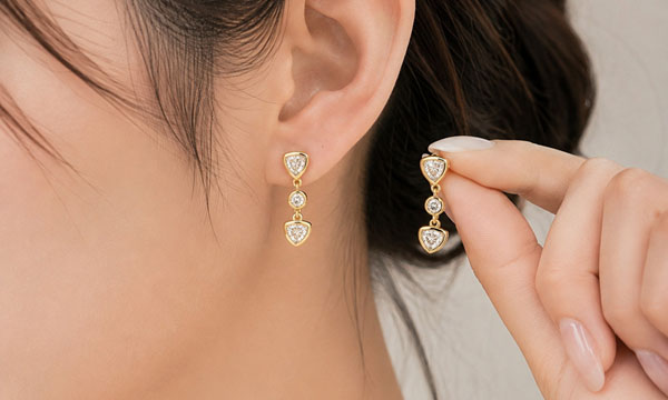 arc-side triangle cut lab grown diamond drop earrings