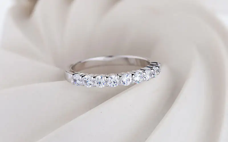 lab grown wedding ring